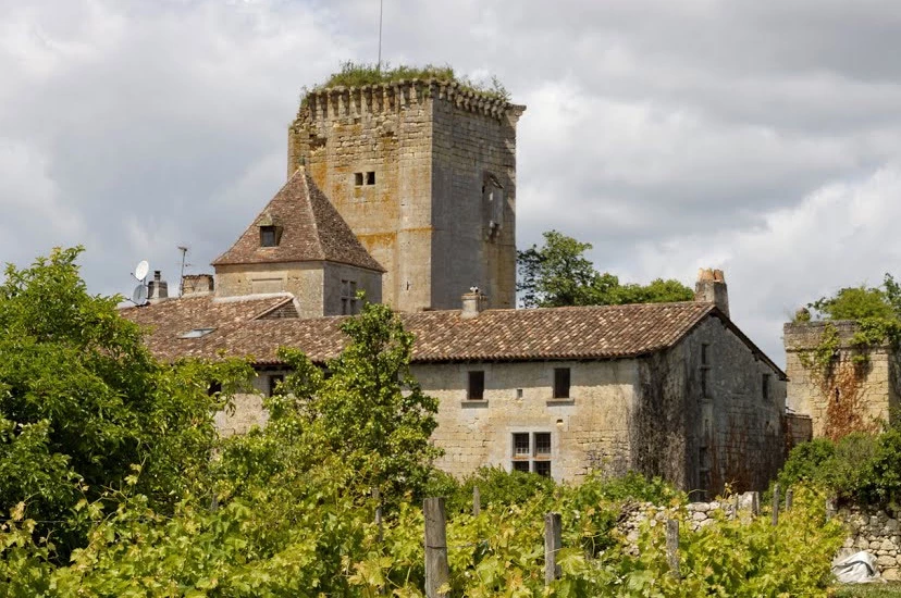 Chateau Curton la Perriere